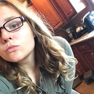 Meet your Posher, Leah